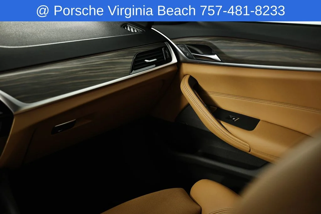 Used 2023 Gray BMW 540i xDrive image 31