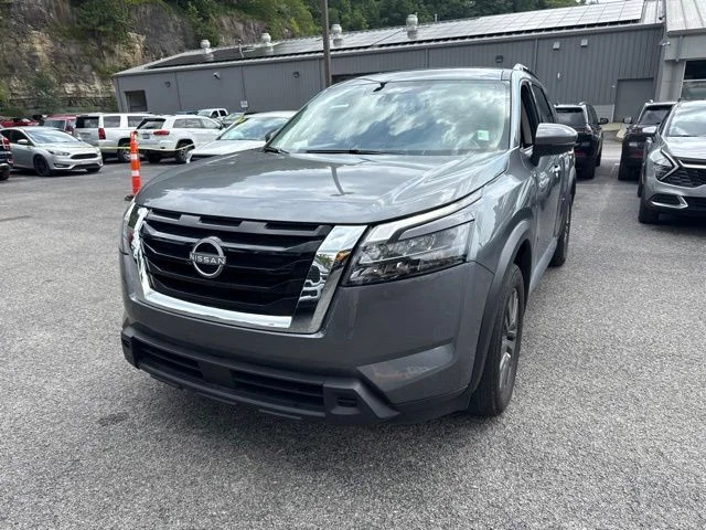 Used 2025 Gray Nissan SV image 7
