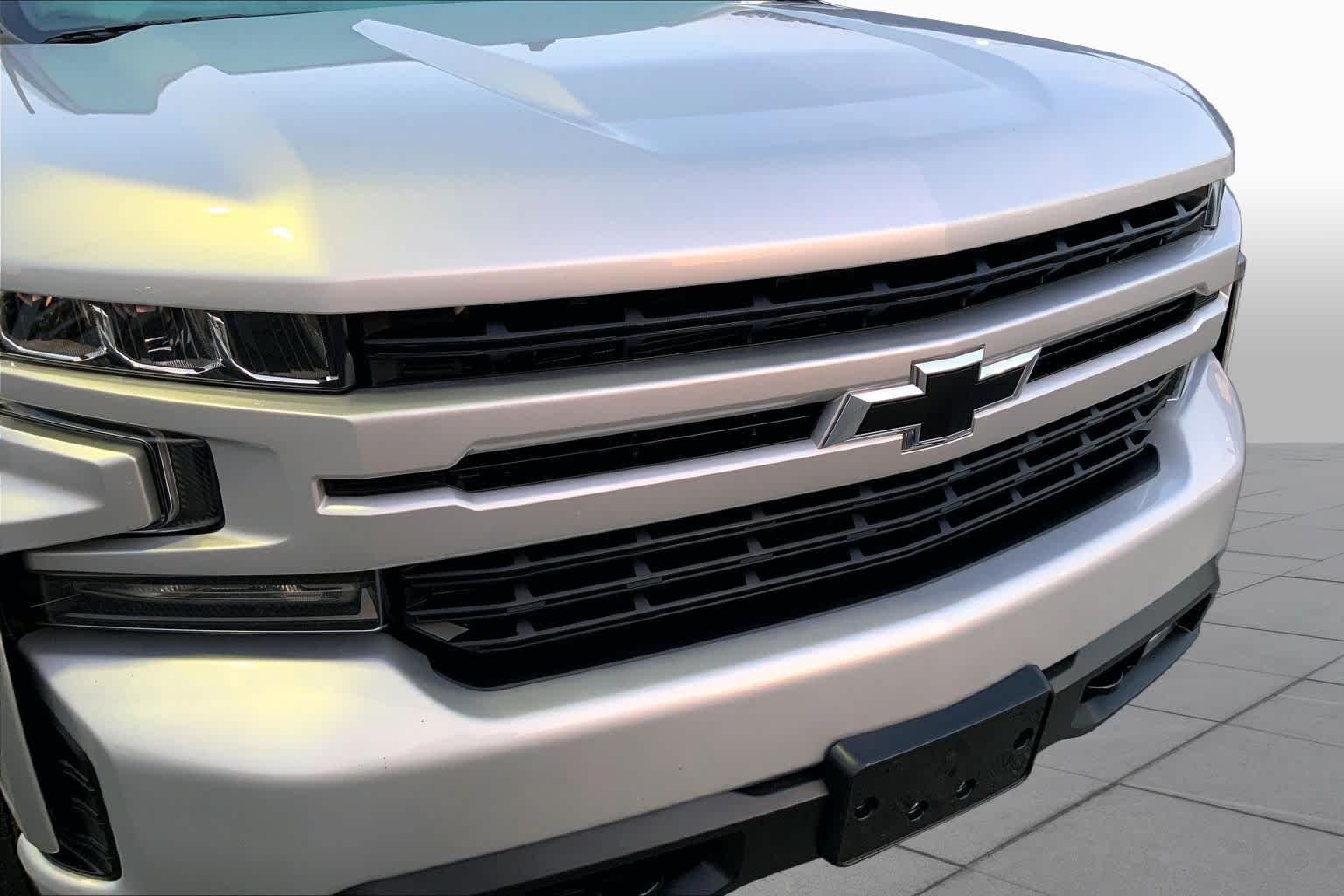Used 2020 Silver Ice Metallic Chevrolet RST image 27
