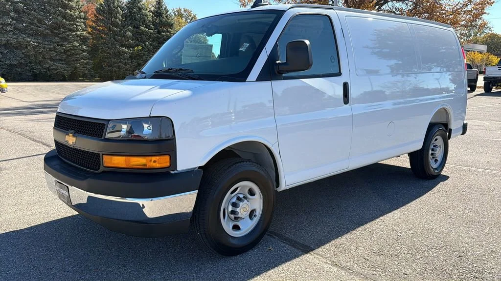 2025 Chevrolet Express Cargo Work Van - Photo 7