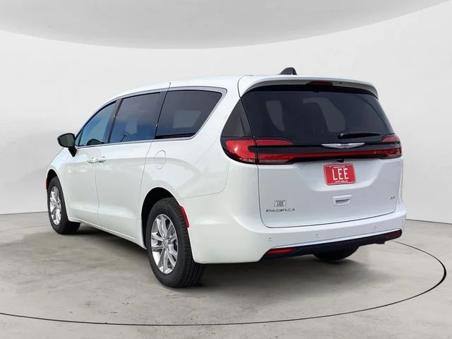 New 2026 Bright White Clearcoat Chrysler SELECT AWD image 3