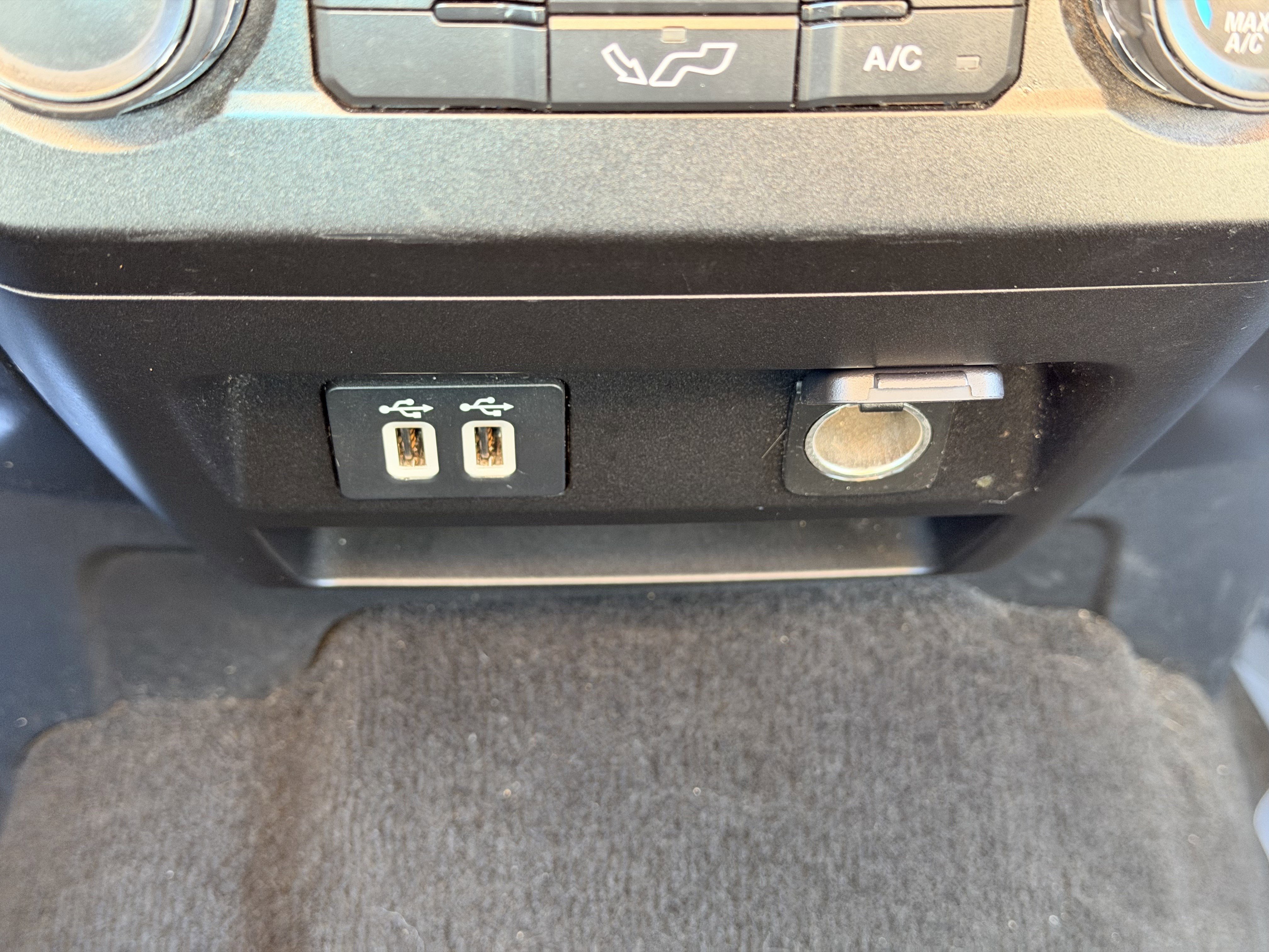 Used 2019 Black Ford XLT image 14