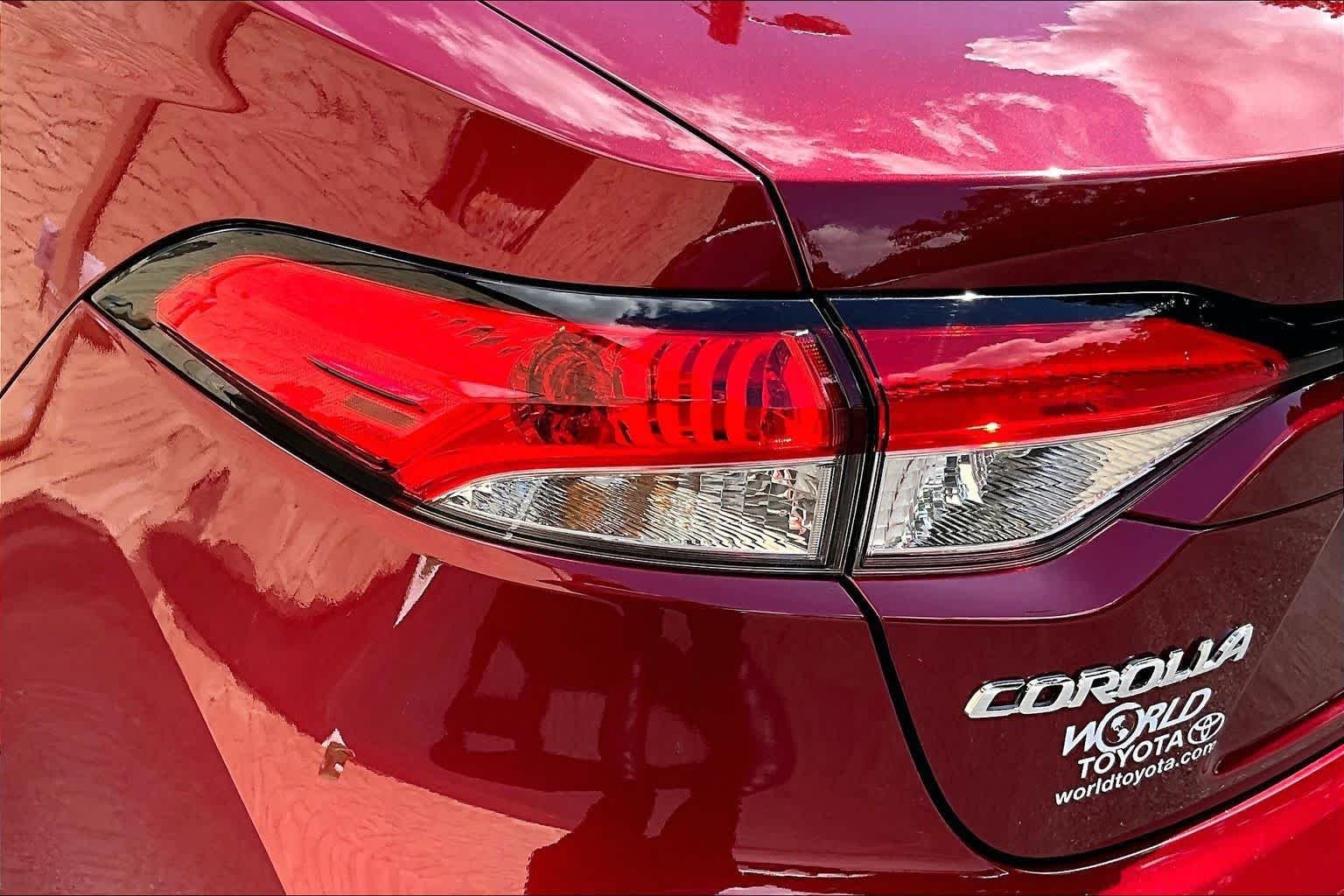 Used 2025 Ruby Flare Pearl Toyota LE image 29