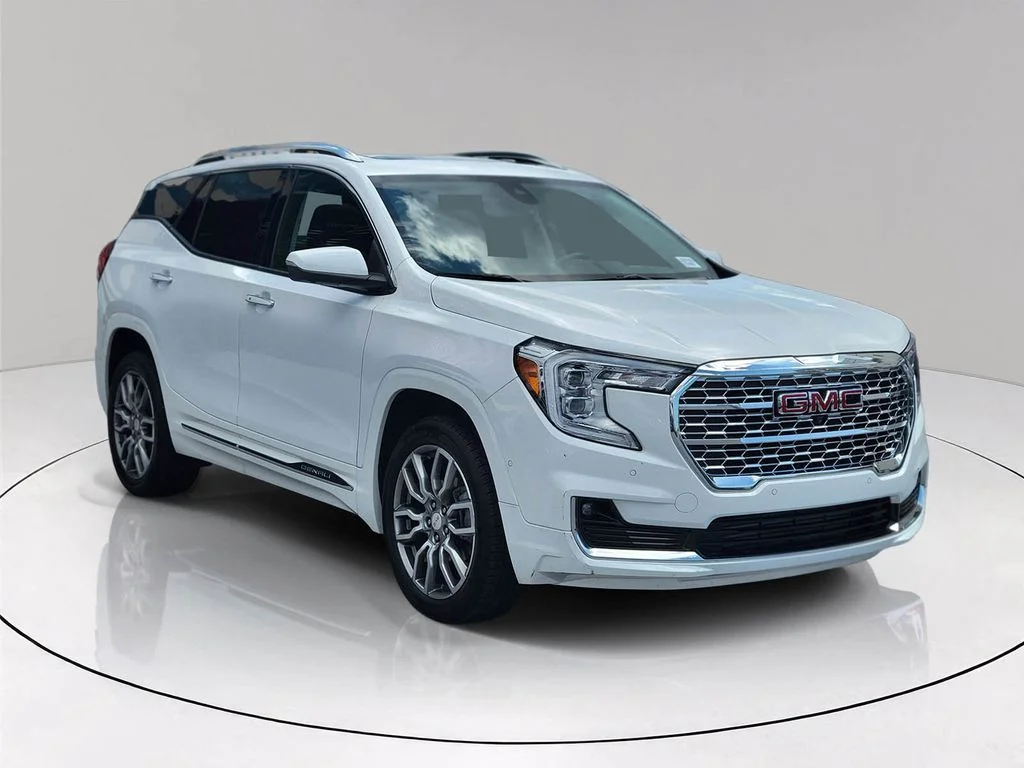2023 GMC Terrain Denali AWD's photo