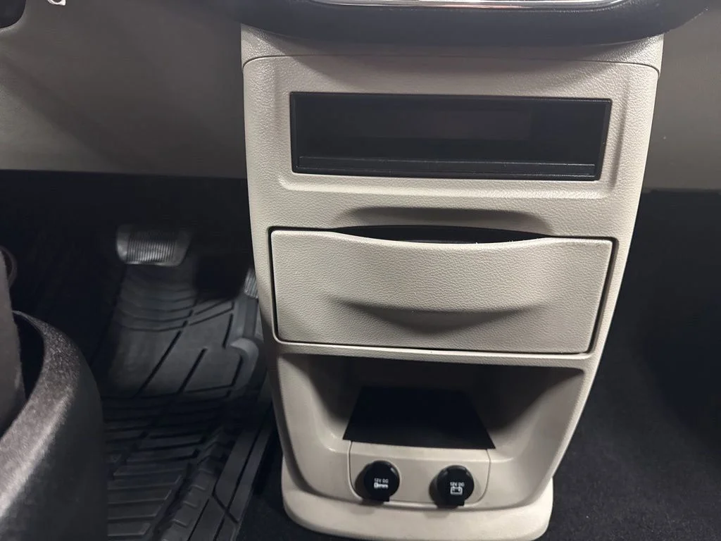 Used 2020 White Dodge SE image 17