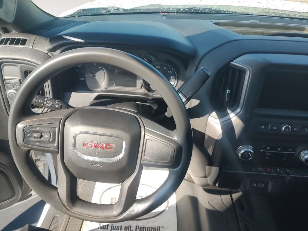 Used 2021 White GMC Base image 10