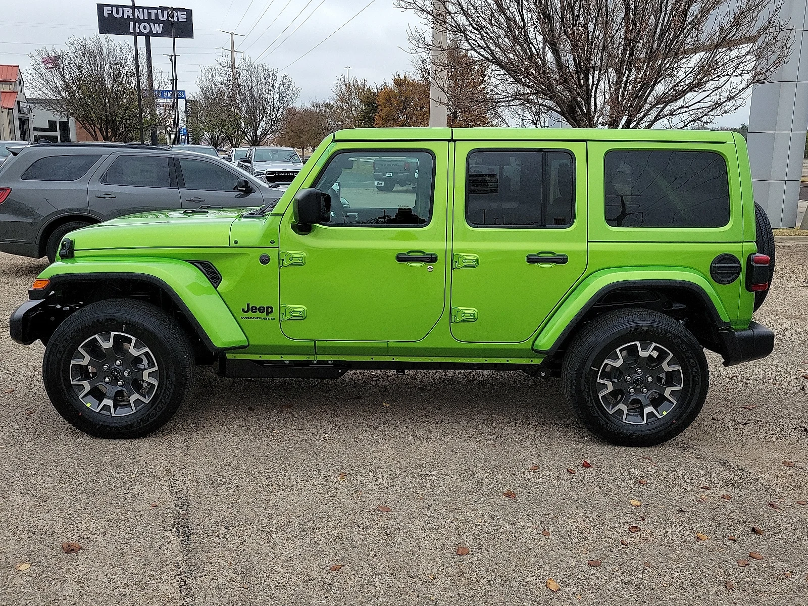 New 2026 PGE Mojito! Cle Jeep 4-DOOR SAHARA image 2