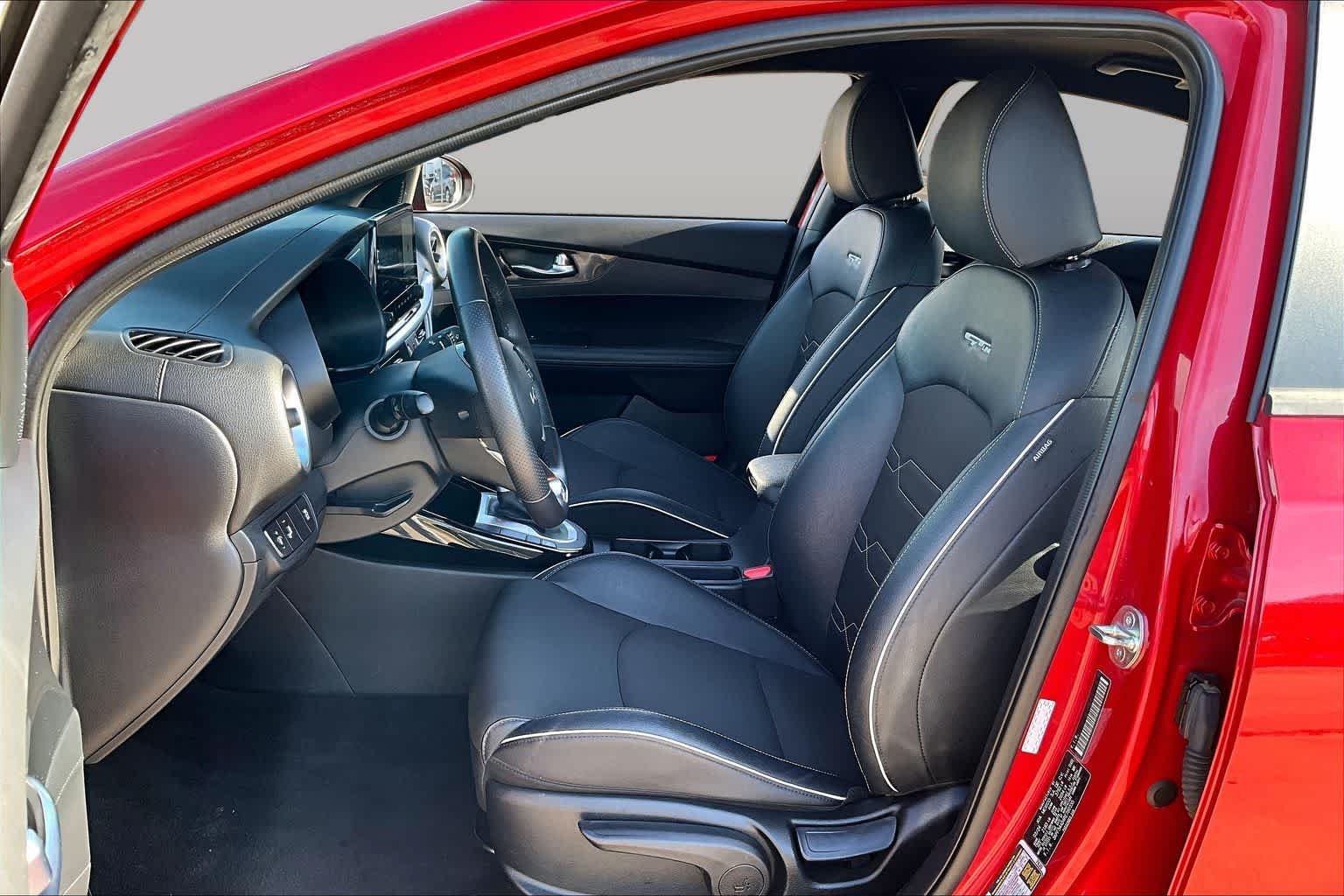 Used 2024 Currant Red Kia GT-Line image 8