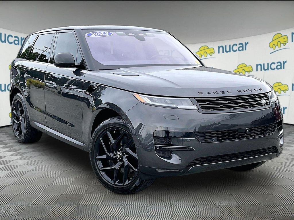 Used 2023 Gray Land Rover SE image 1