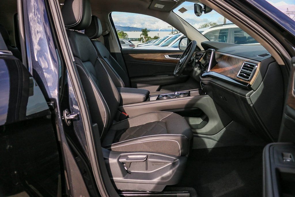 2026 Volkswagen Atlas SE w/Tech - Photo 18