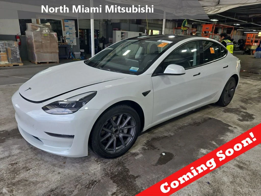 2023 Tesla Model 3 -'s photo