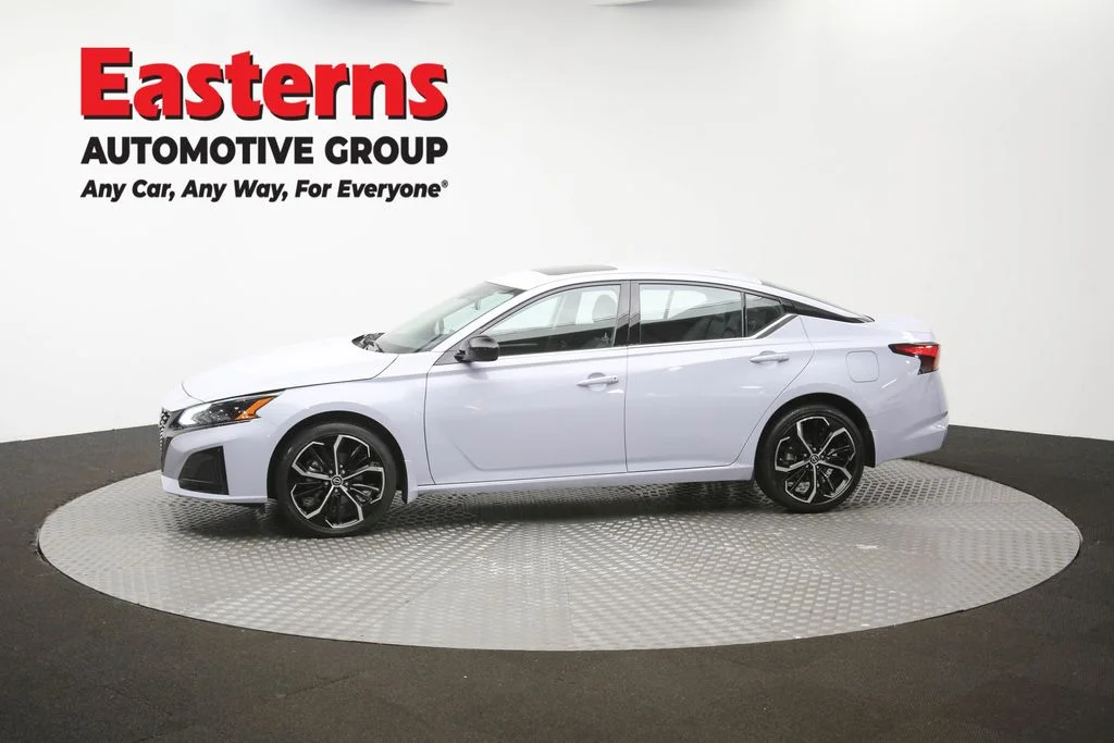 Used 2025 Gray Nissan 2.5 SR image 59