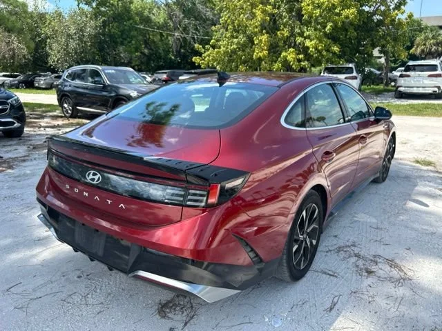 Used 2025 Ultimate red Hyundai SEL image 4