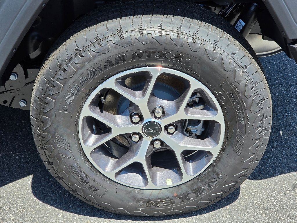 New 2026 Black Clear-Coat Exterior Paint Jeep Sport S image 4