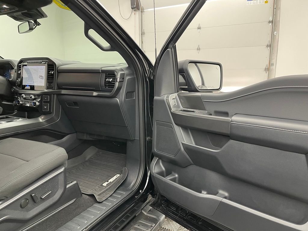 Used 2024 Black Metallic Ford XLT image 30