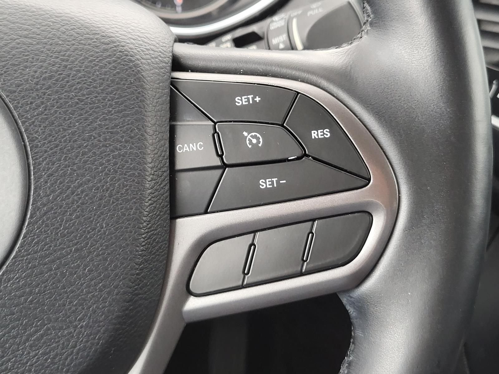 Used 2019 Bright White Clearcoat Jeep Limited image 32