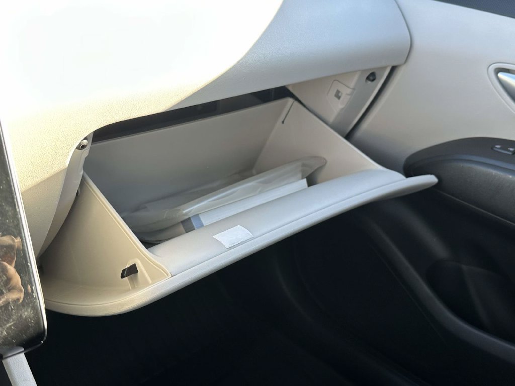 Certified Used 2024 White Pearl Hyundai SE image 38
