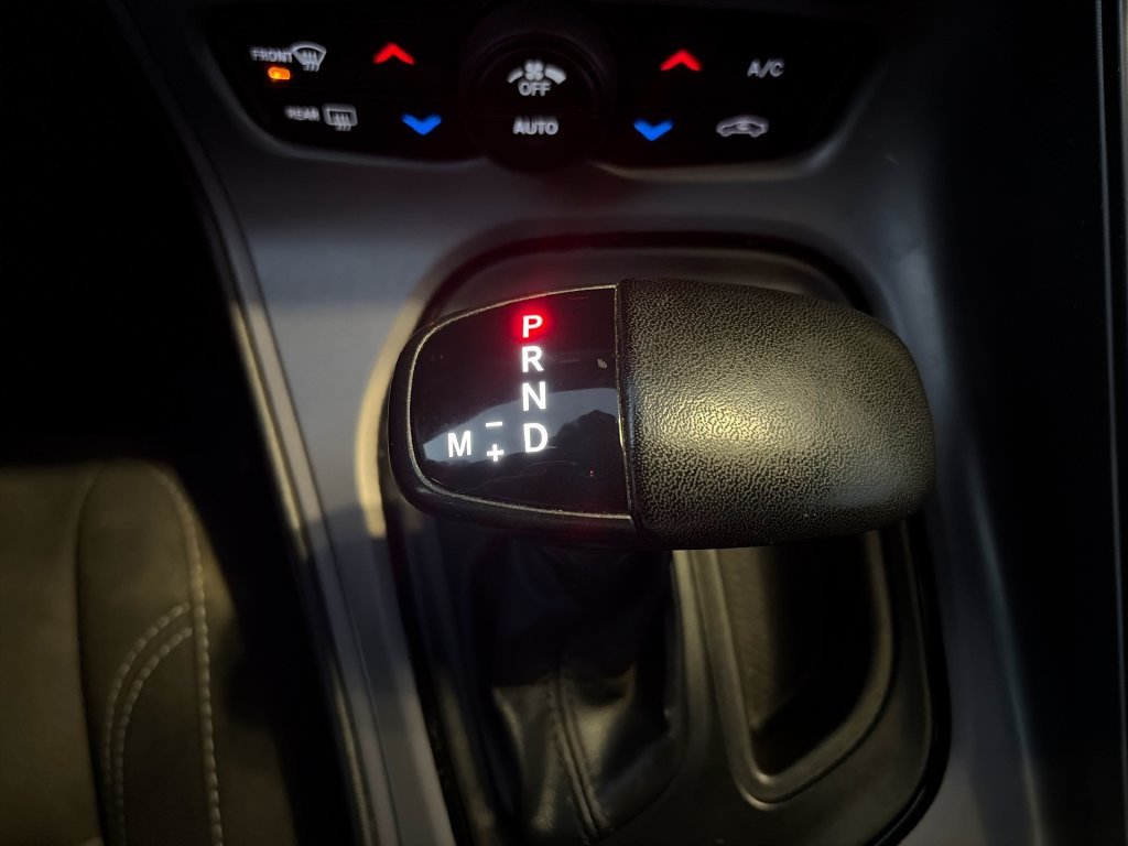Used 2023 Blue Dodge SXT image 16