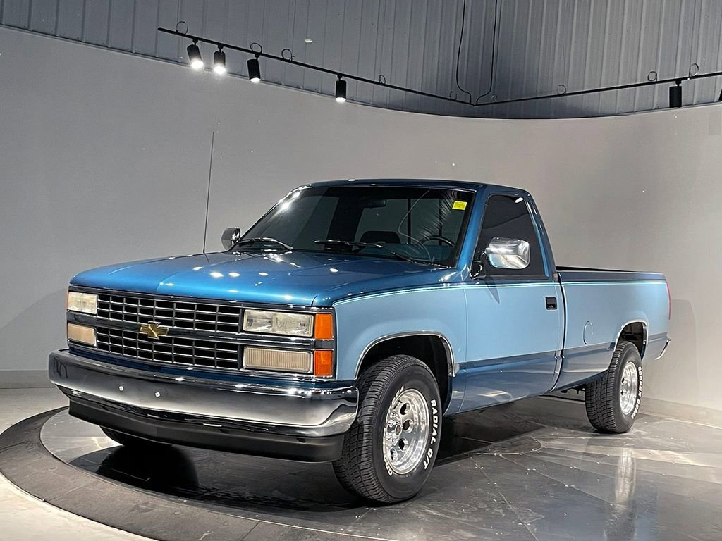Used 1992  Chevrolet NA image 2