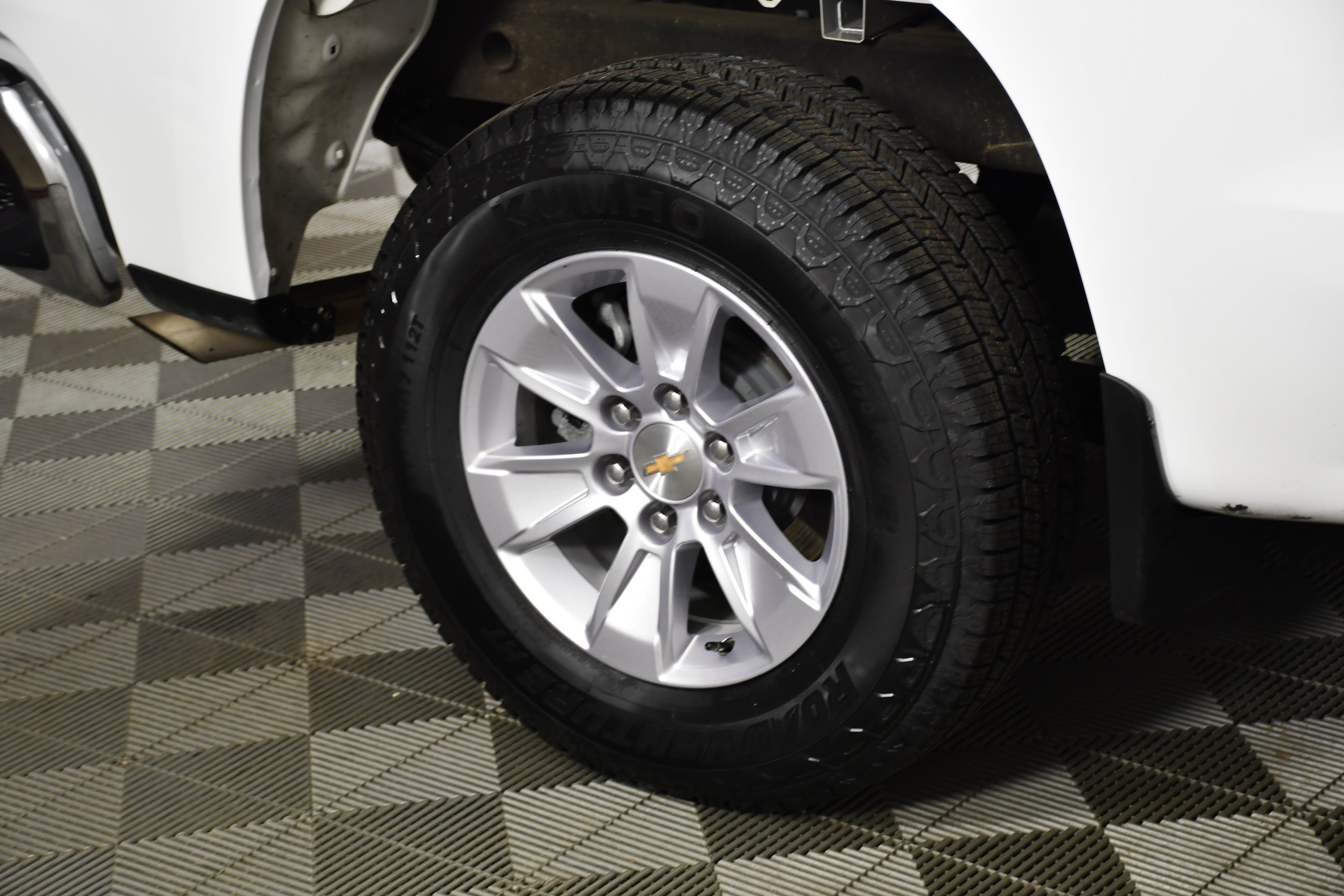 Used 2026 Summit White Chevrolet LT image 54