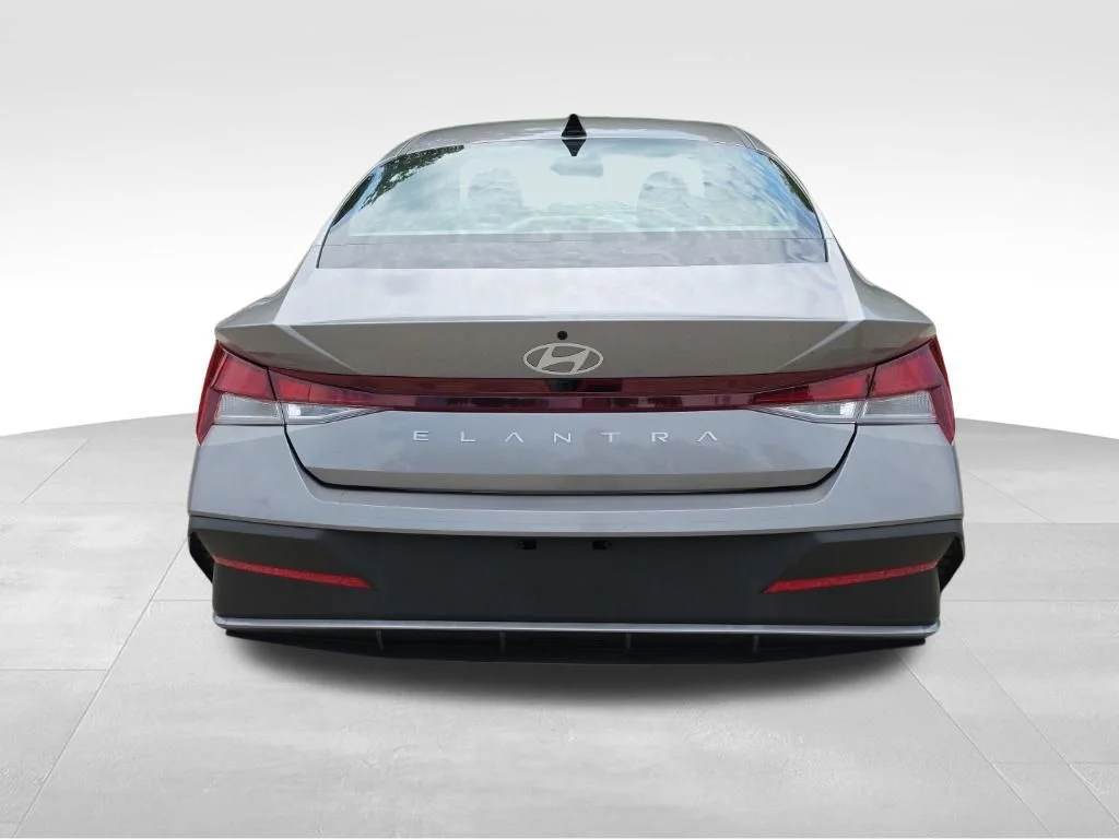 Used 2024 Metal Hyundai SEL image 7