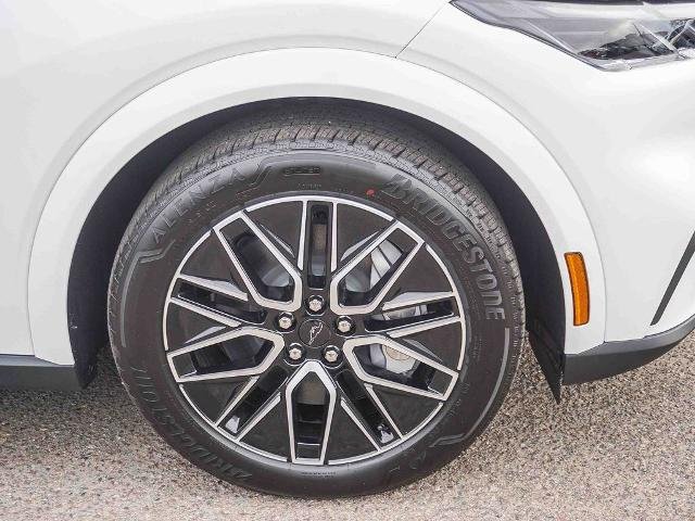 New 2026 Star White Metallic Tri-coat Ford Premium image 35
