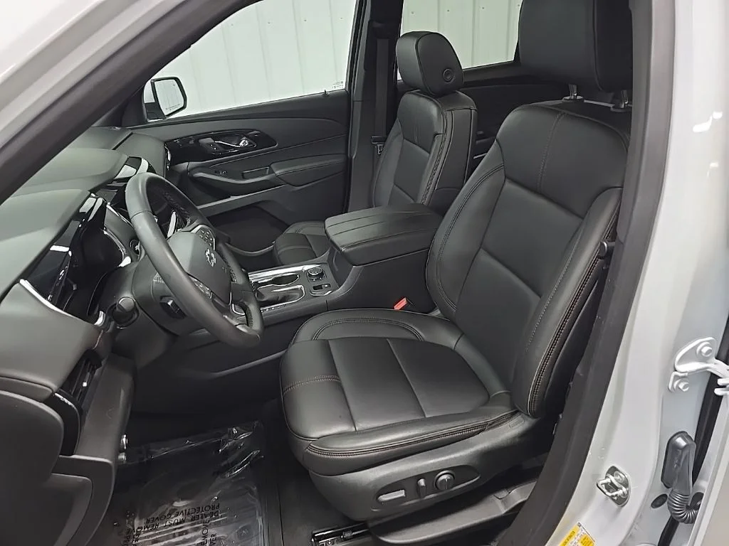 Used 2023 White Chevrolet RS image 30