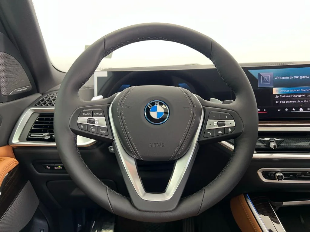 New 2026 Dravit Grey Metallic BMW xDrive50e image 17