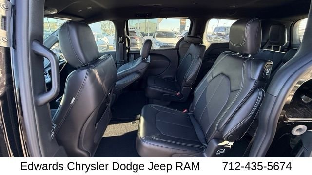 2026 Chrysler Pacifica Select - Photo 27