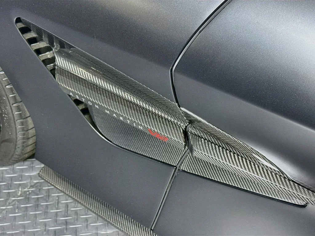 Used 2025 Oberon Black Aston Martin V12 image 22