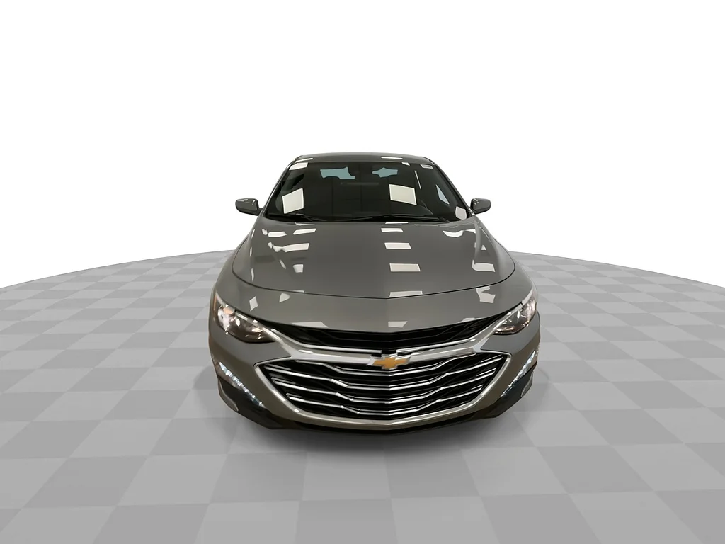 Used 2024 GRAY Chevrolet LT image 4