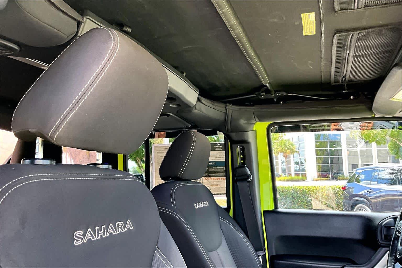 Used 2016 Hypergreen Clearcoat Jeep Sahara image 13