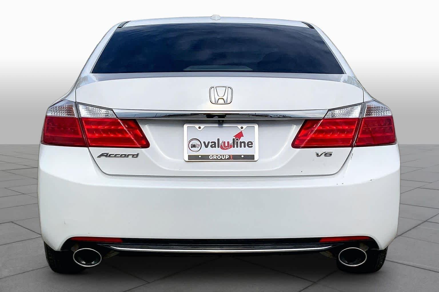 Used 2015  Honda  image 5