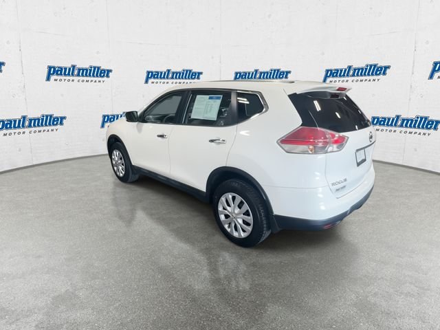 Used 2015 Glacier White Nissan S image 8