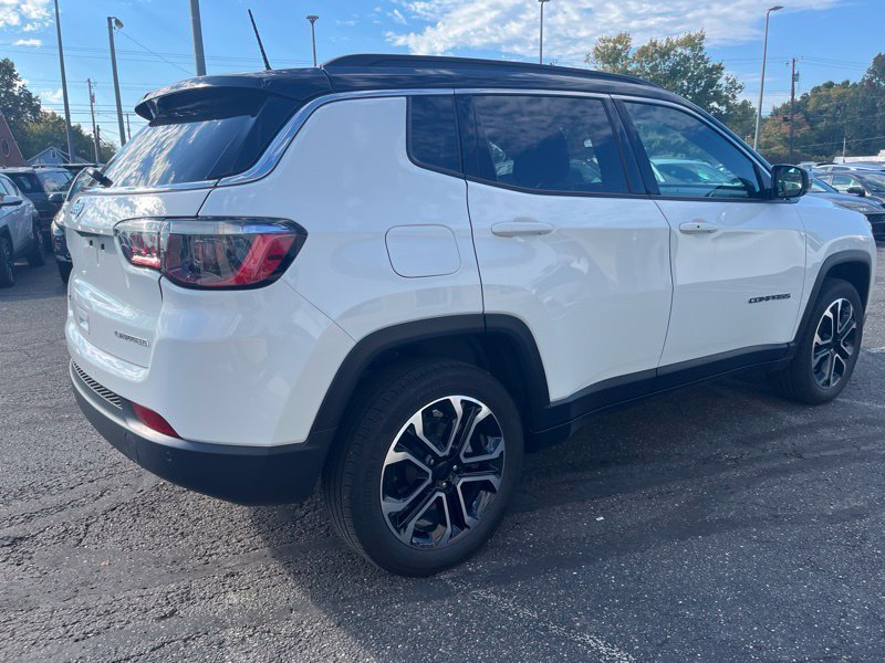 Used 2024 White Jeep Limited image 5