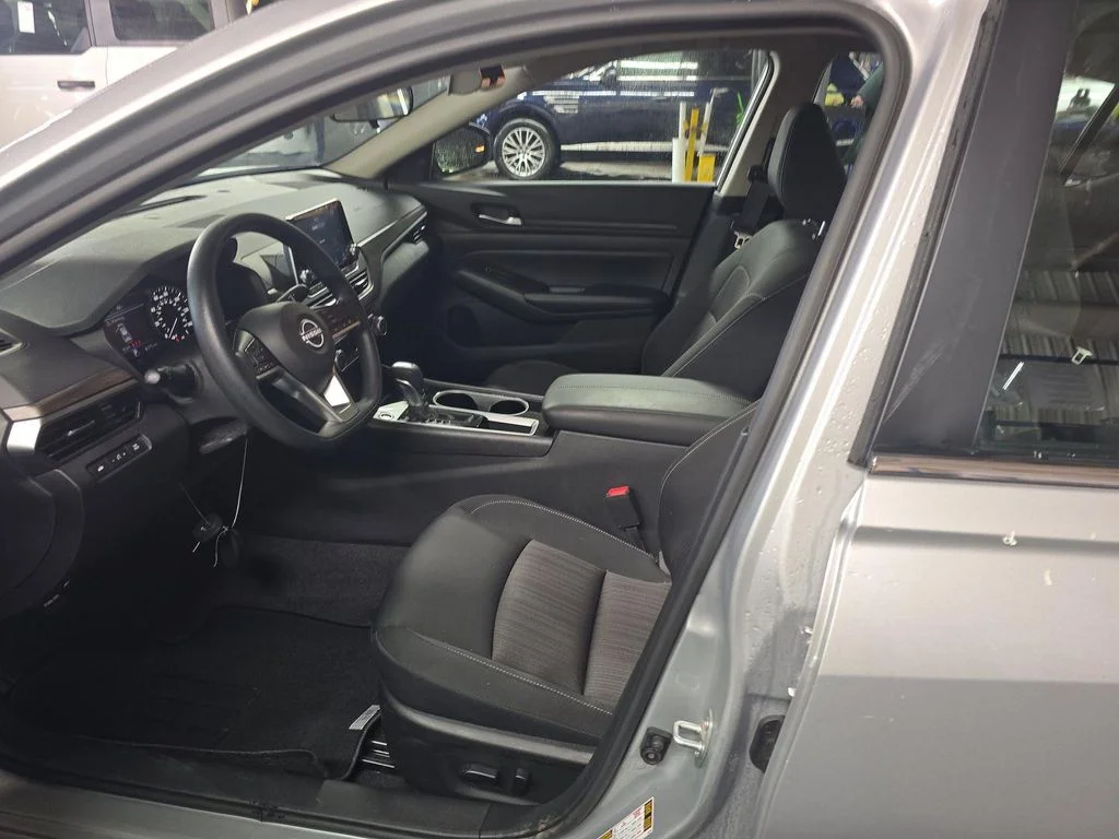 Certified Used 2024 Silver Nissan 2.5 SV image 6