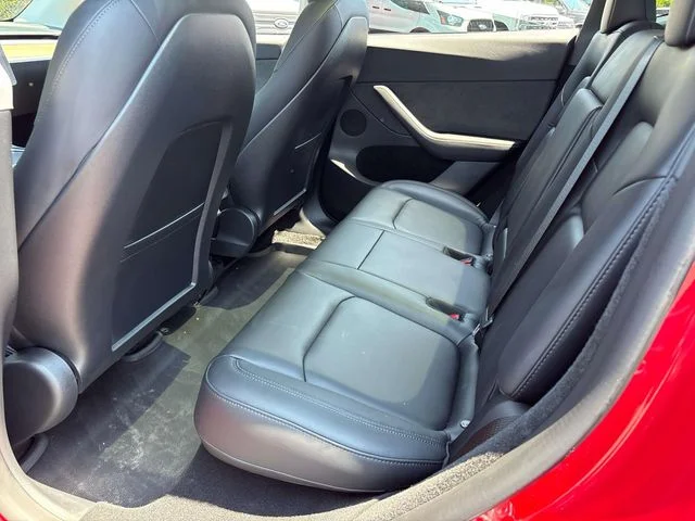 Used 2022 Red Tesla Long Range image 9