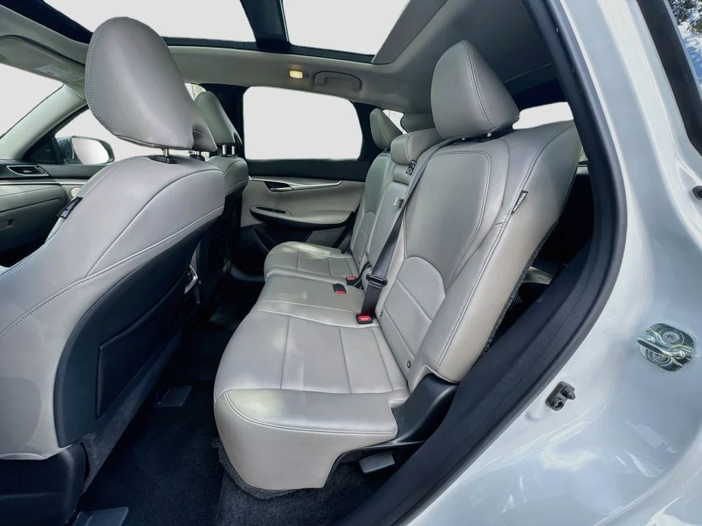 Certified Used 2023 White INFINITI LUXE image 26