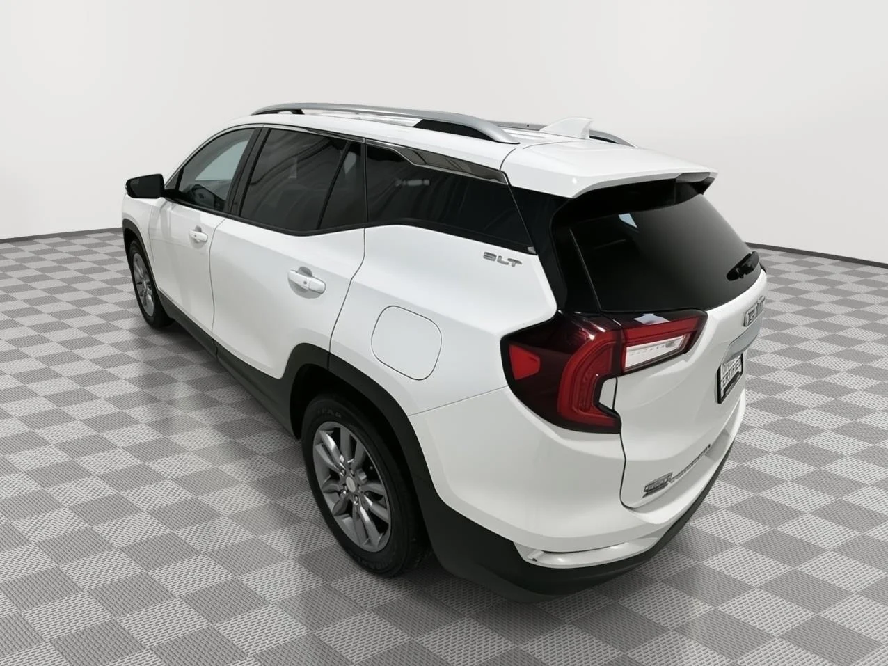 Used 2023 SUMMIT WHITE GMC SLT image 3