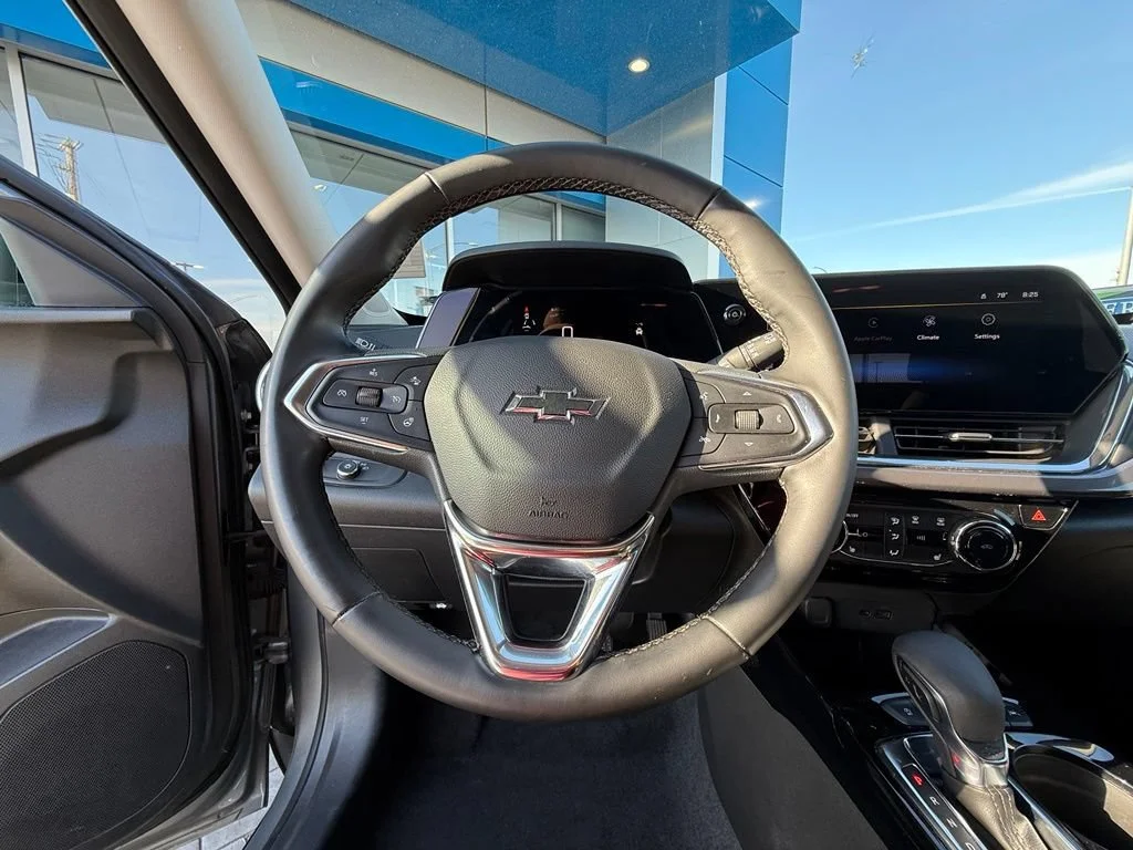 Used 2025 Sterling Gray Metallic Chevrolet ACTIV image 18