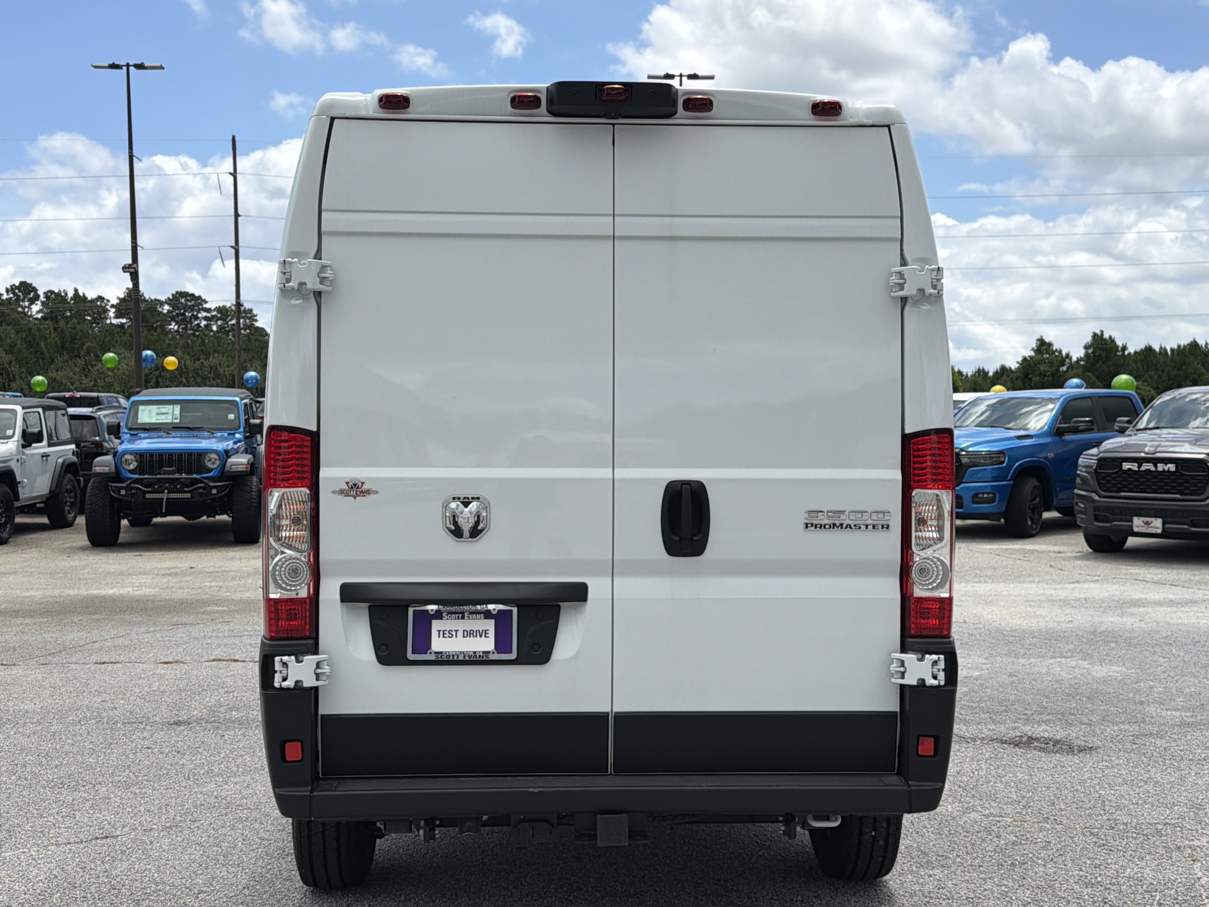 New 2026 Bright White Clearcoat RAM Tradesman image 7
