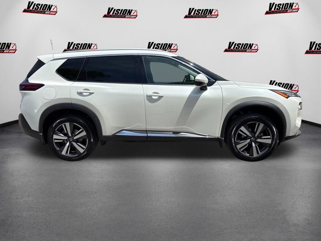 Used 2021 White Nissan SL image 6