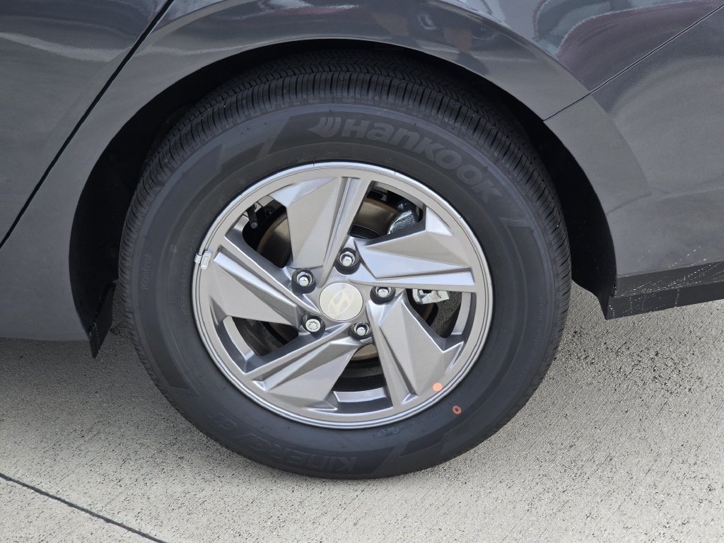 New 2026 Gray Hyundai SE image 5