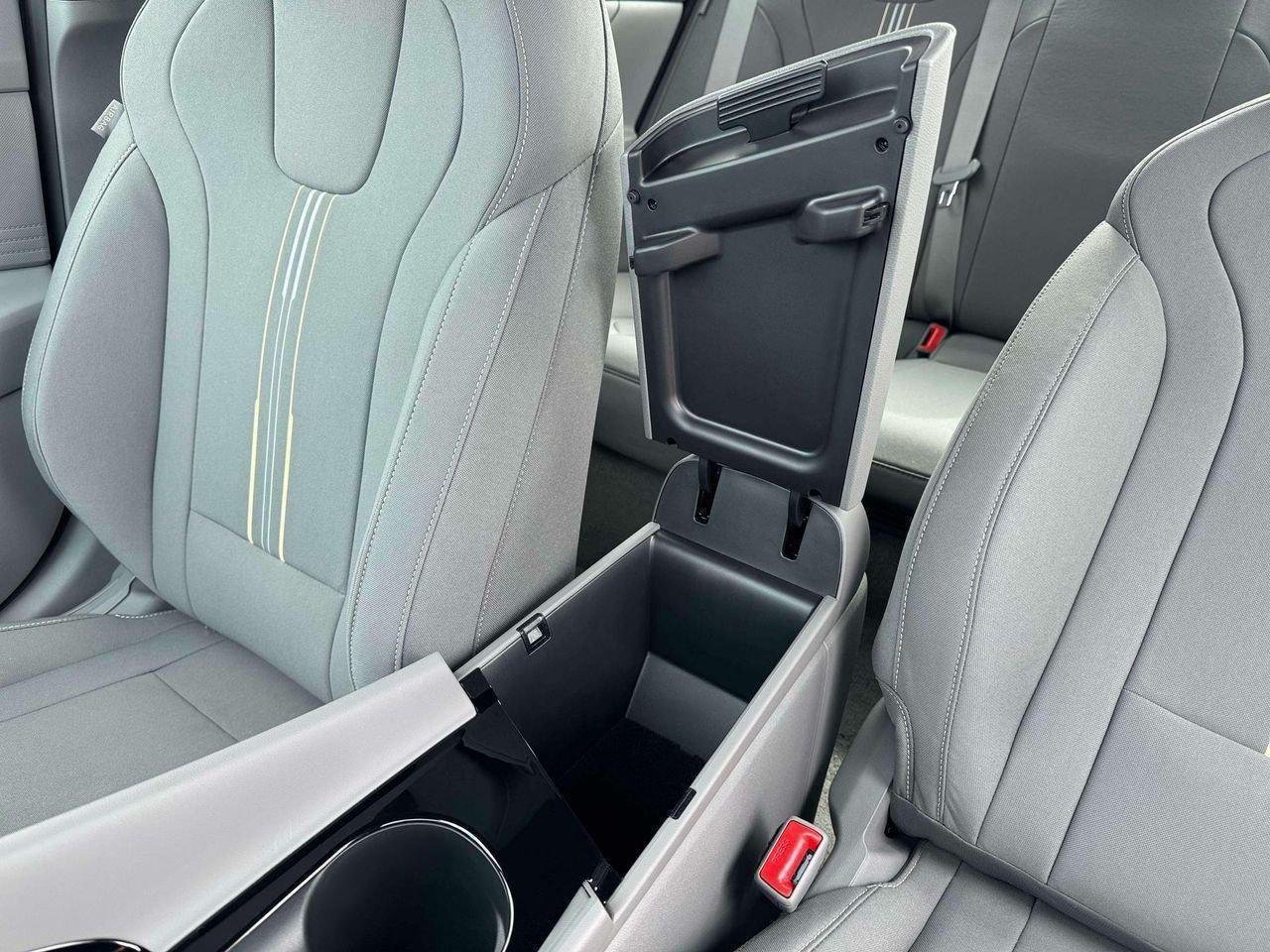 New 2026 Serenity White Hyundai Blue image 18