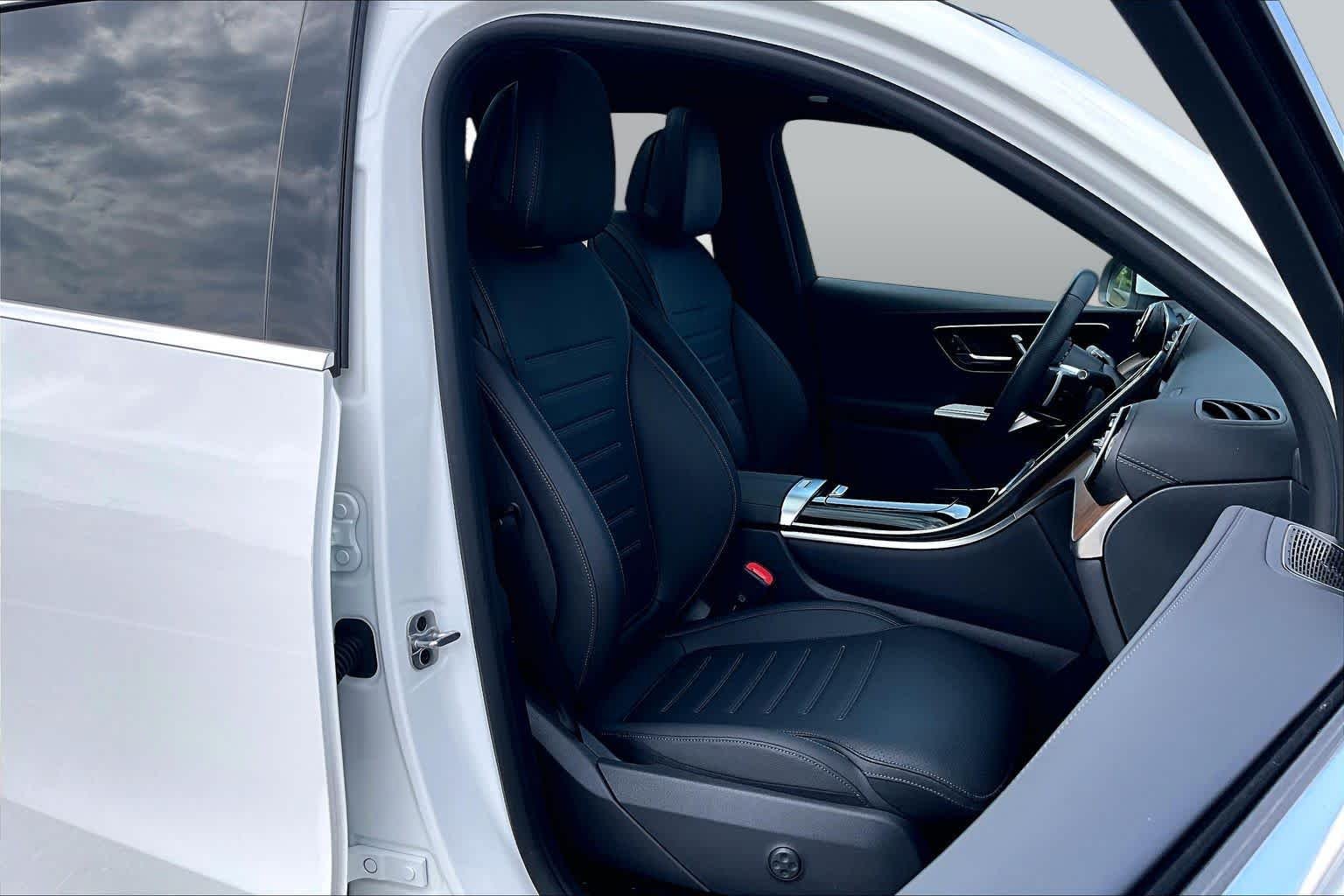2025 Mercedes-Benz GLC Base - Photo 9