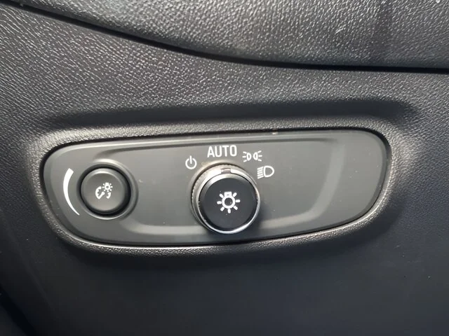 Used 2020 Summit White Chevrolet LS image 22