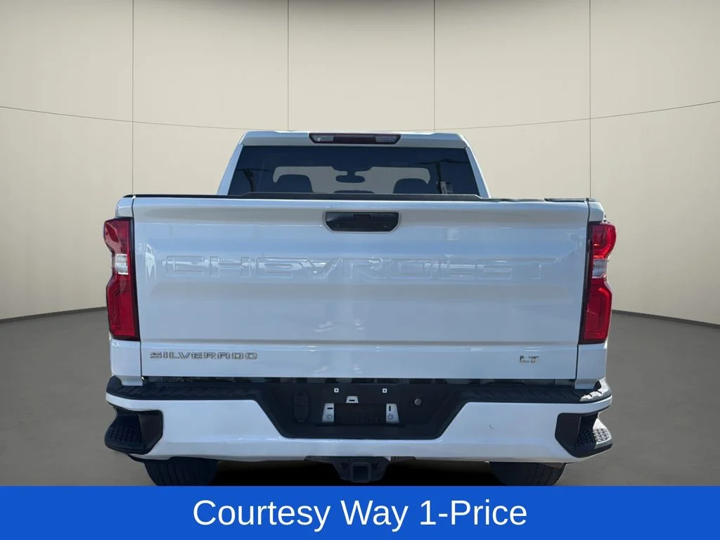 Used 2020 White Chevrolet Custom image 8