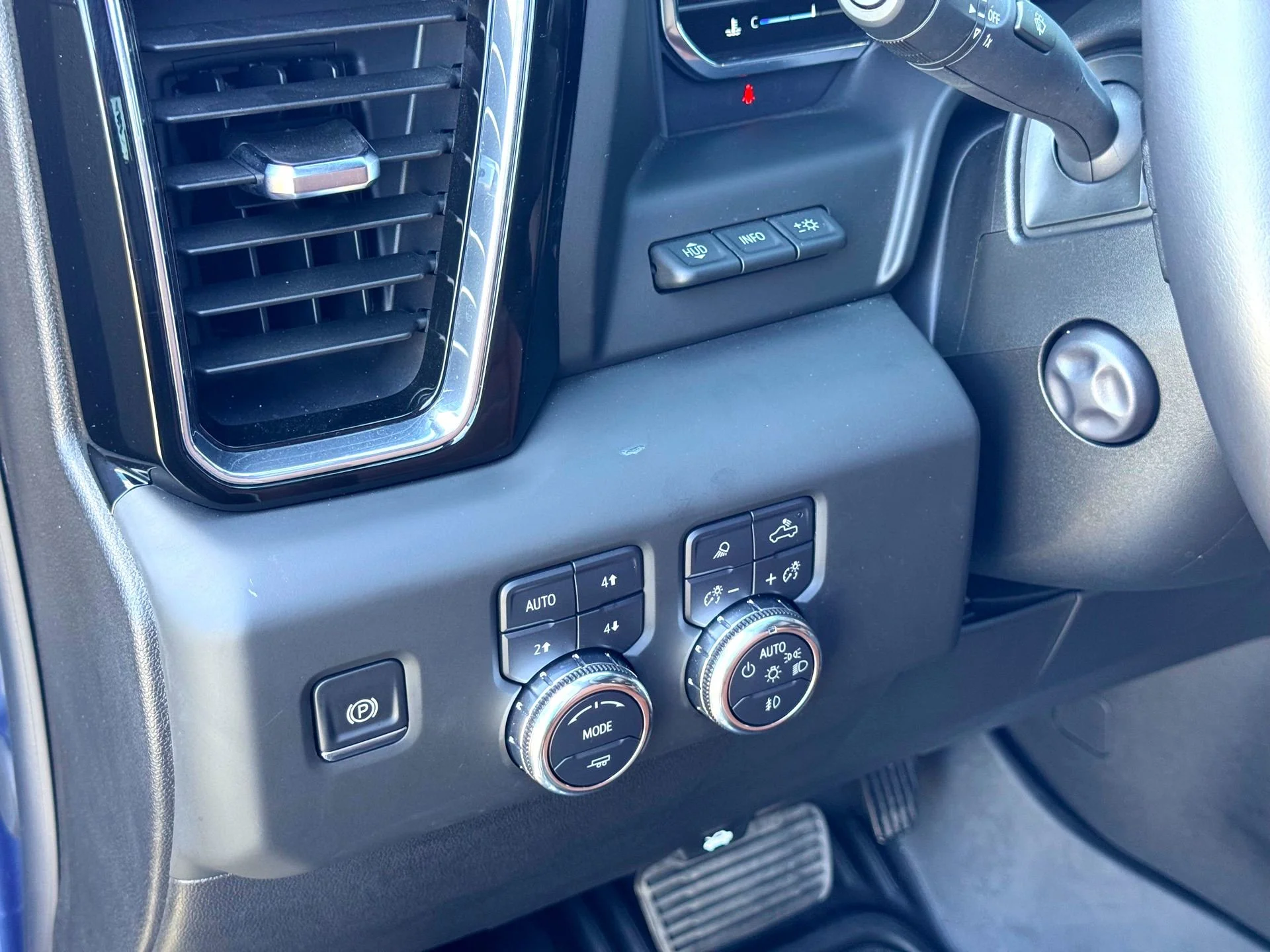 Used 2025 Downpour Metallic GMC Denali Ultimate image 17