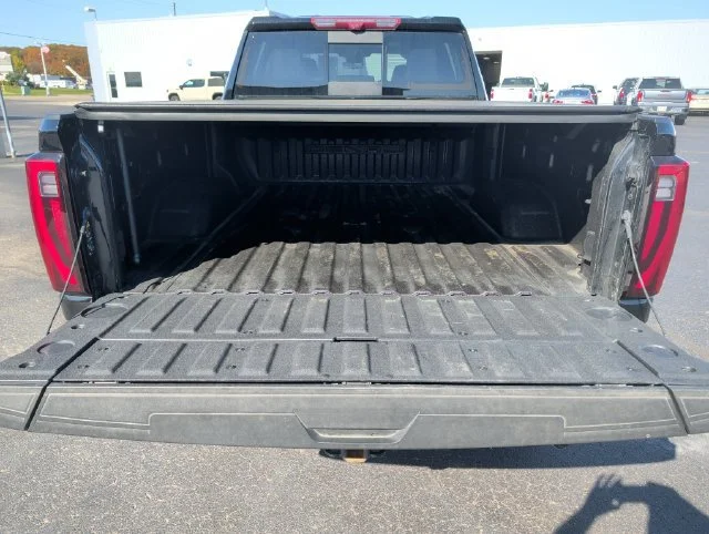 Used 2024 Onyx Black GMC Denali image 28