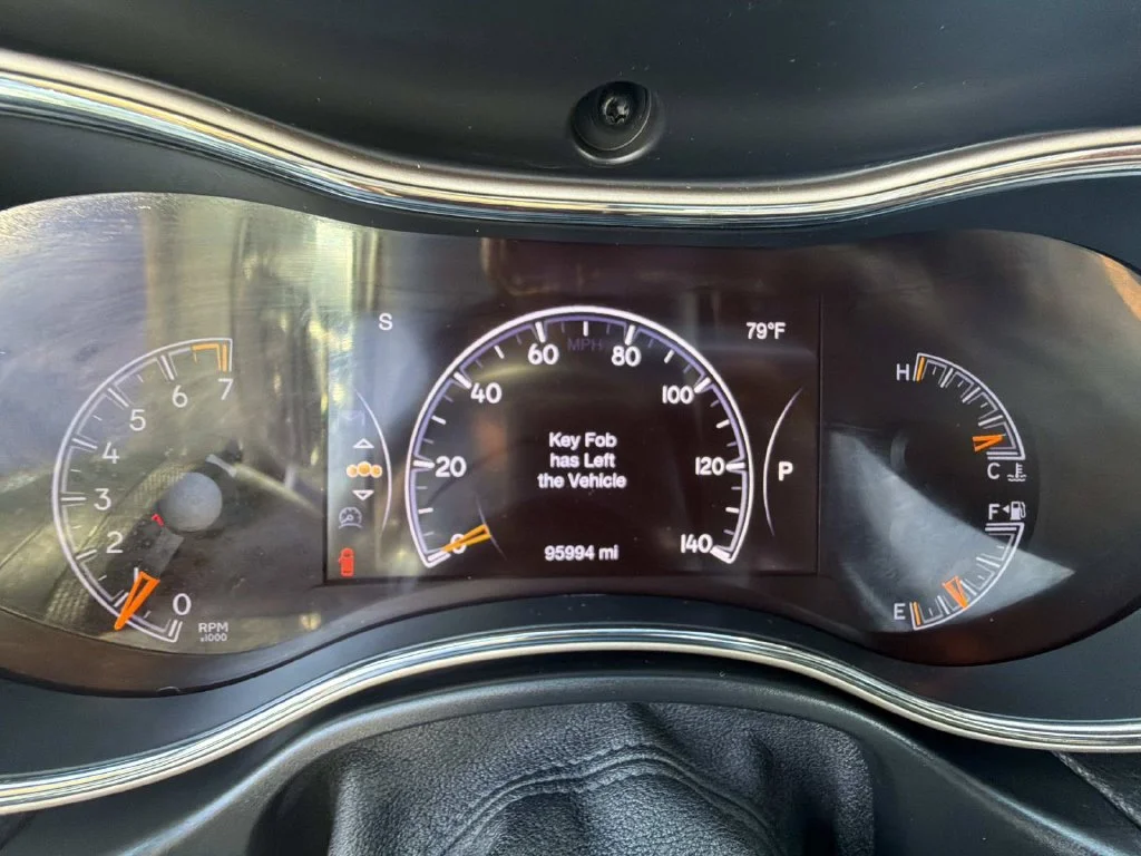 Used 2016 Silver Jeep Limited image 19